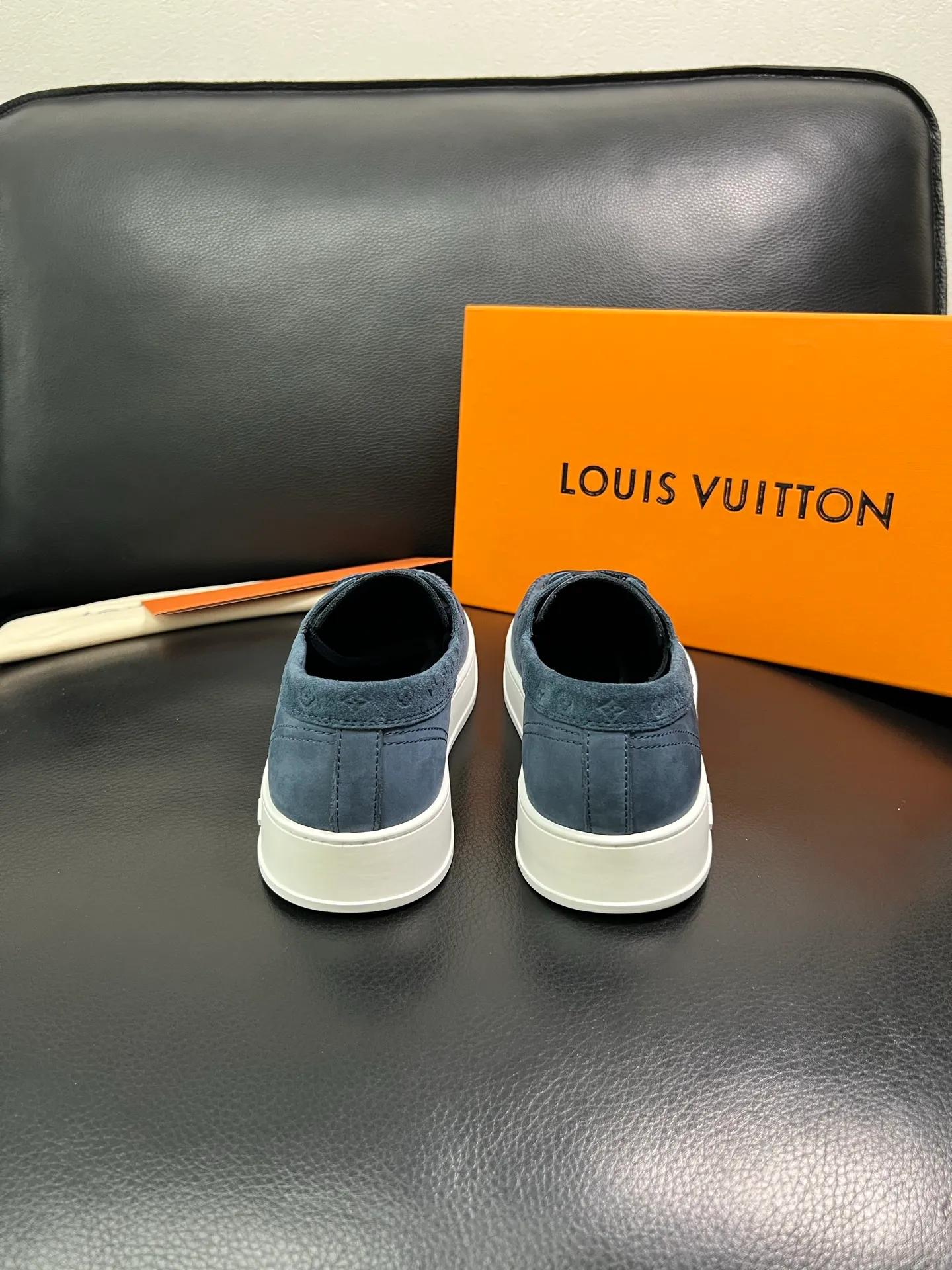 Men's shoes 💰780 Lv top purchasing agent Louis Vuitton, slip-on sports shoes counter synchronization, uppers imported from Italy, high-quality splicing colorful and complex handicrafts, imported cowhide pads are soft and comfortable, soles: original soles specially provided by the original factory, T men's shoes 💰U exclusive movable molded soles are super comfortable, original and single goods, high quality, you can go in and out of the counter at will, welcome to compare, code number 39-44 (customized 38 45)85856
